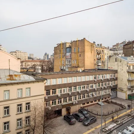 Дизайнерські Апартаменти У Центрі Біля Цуму Kyiv Exterior photo